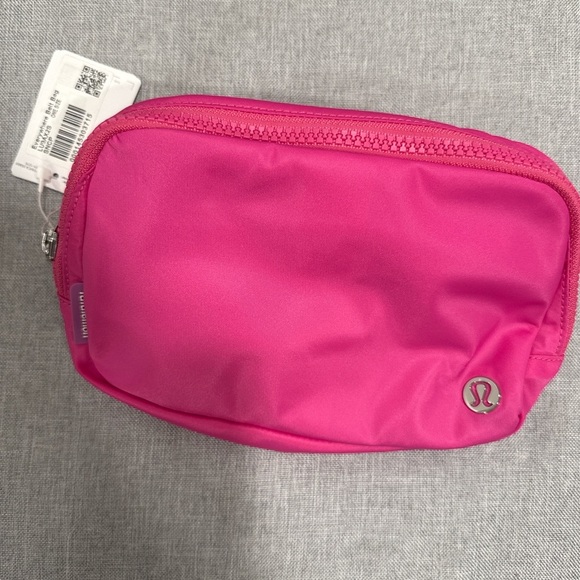 Lululemon pink every where belt bag silver hardware - Picture 1 of 3